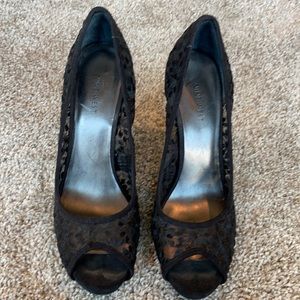 Black lacey pumps, Nine West, size 10